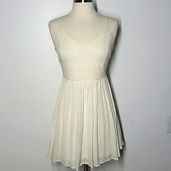 Forever 21 Cream Lace Spaghetti Strap Mini Dress